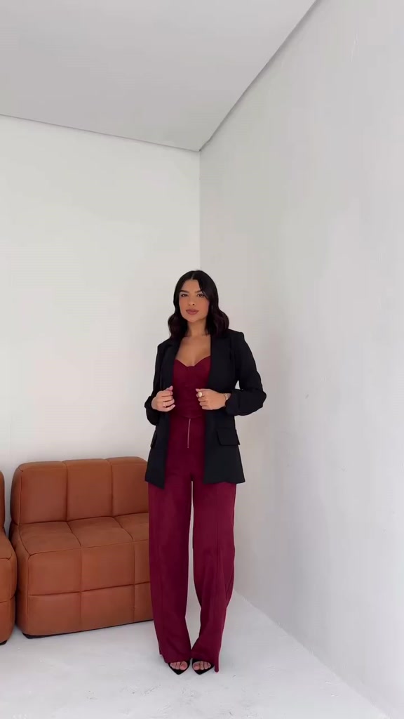 Blazer Alongado Feminino Mariah Elegância e Sofisticação com Detalhes Dourados