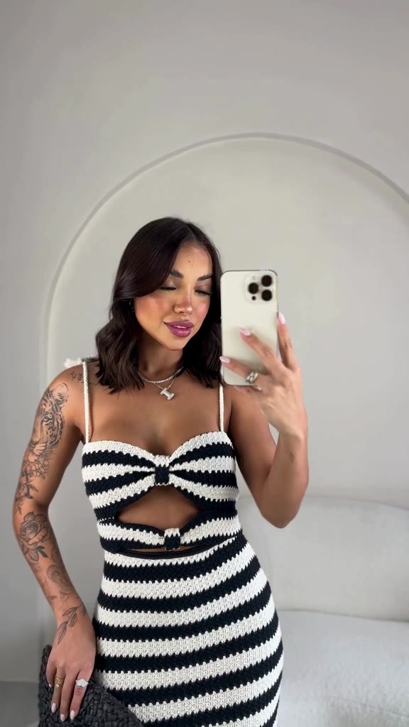 Vestido Midi Listrado Malha Tricot Look Perfeito Para a Praia Alice LUNII