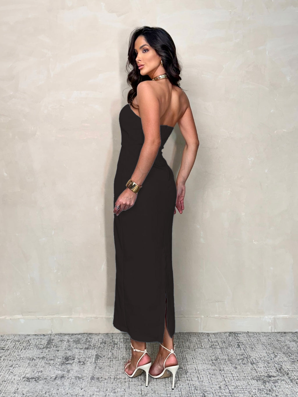 Vestido Midi de Alfaiataria com Busto Estruturado em Barbatana e Fenda nas Costas