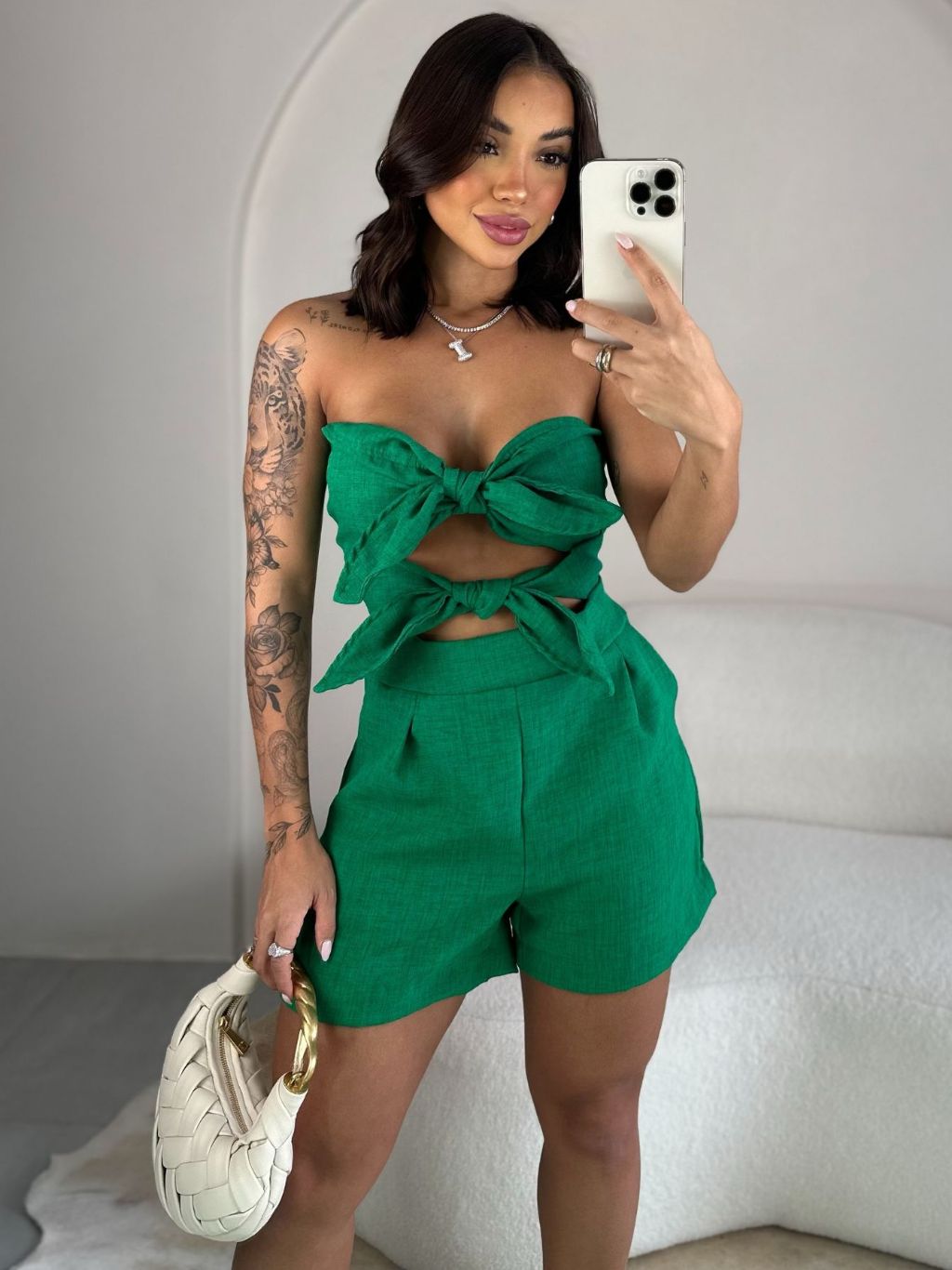 Macaquinho Lunii Moda Verão em Linho com Nó Frontal no Top e Short Alfaiataria Elegante