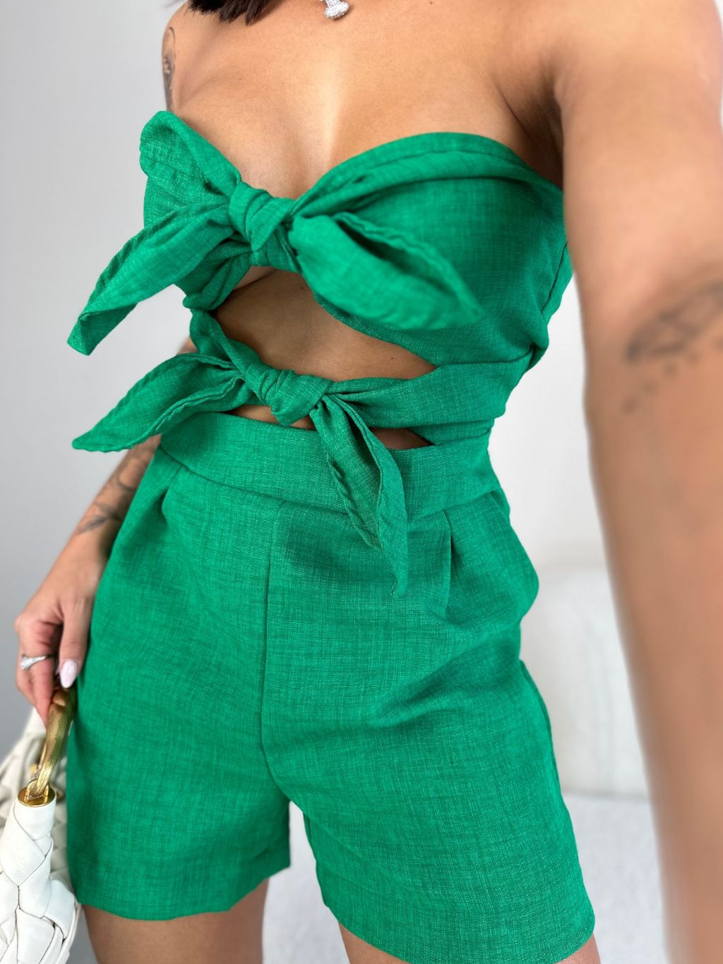 Macaquinho Lunii Moda Verão em Linho com Nó Frontal no Top e Short Alfaiataria Elegante