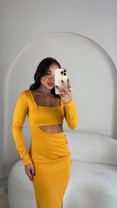 Vestido Manga Longa Comprido Midi Drapeado com Fenda.