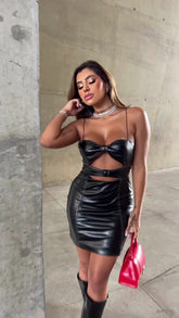 Vestido Curto Feminino de Tecido Sintético Pesponto Alça Finas Vazado Na Frente Modelador LUNII