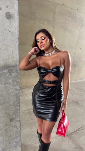 Vestido Curto Feminino de Tecido Sintético Pesponto Alça Finas Vazado Na Frente Modelador LUNII