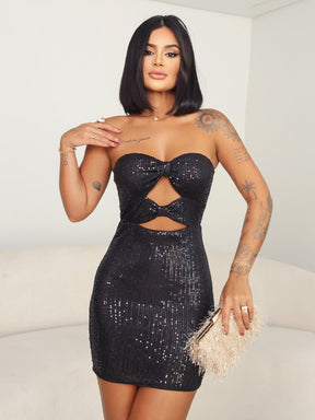 Vestido Curto Com Tule Pesponto Paetê.